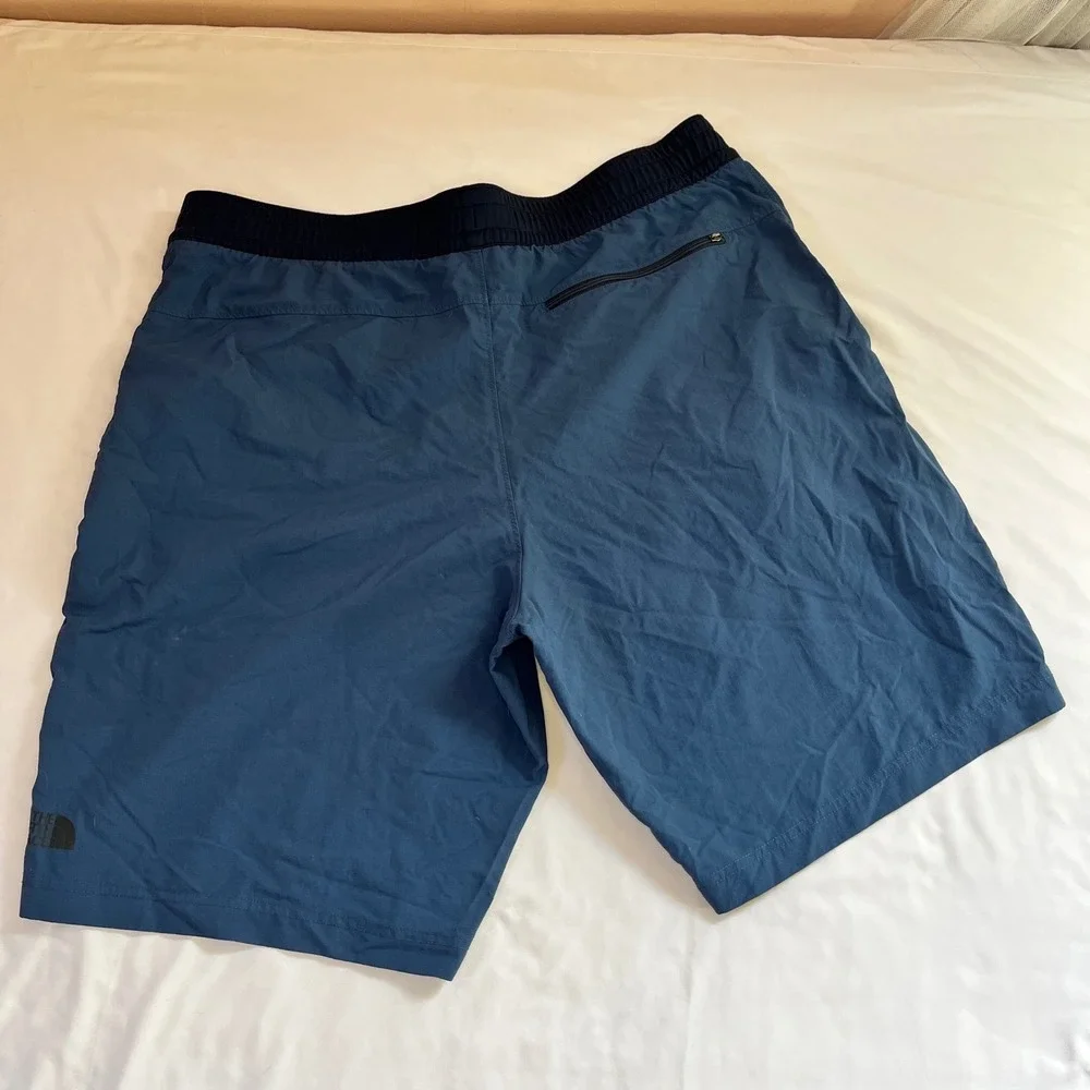 The North Face Mens Blue Active Hiking Shorts XL Elastic Waist Zip Pocket 9in